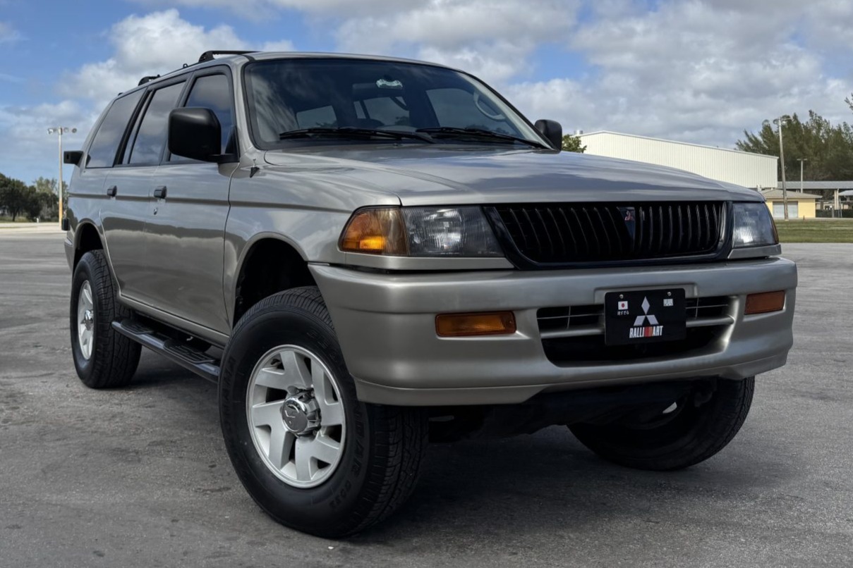 1998 Mitsubishi Montero Sport LS VIN JA4MT31PXWP016013 Hagerty